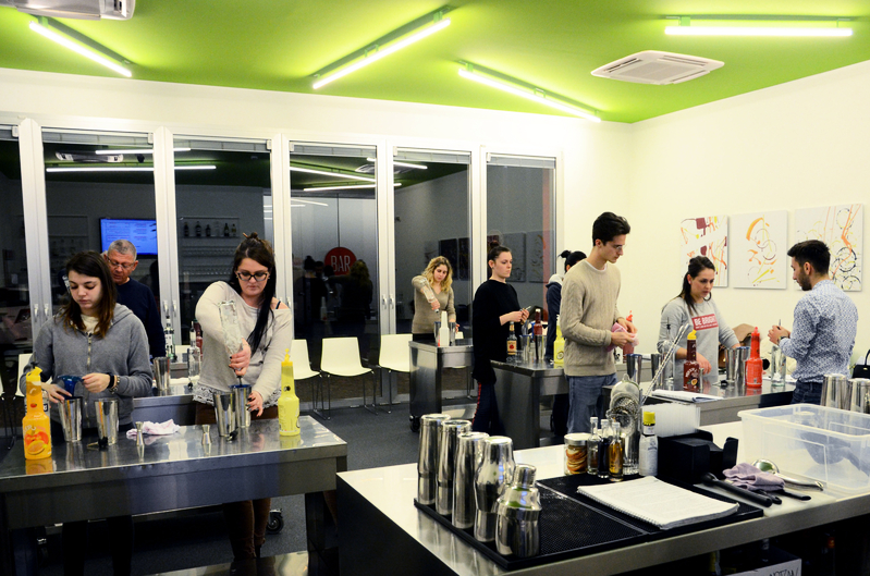 Corso professionale di BARTENDER con Attestato di Qualifica*