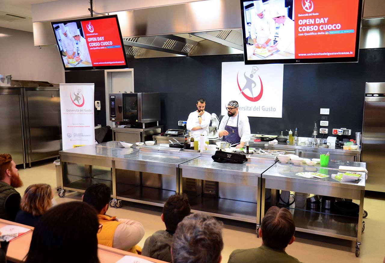 GIOVEDÌ 30 MARZO - ORE 17.30 <BR> PRESENTAZIONE DE