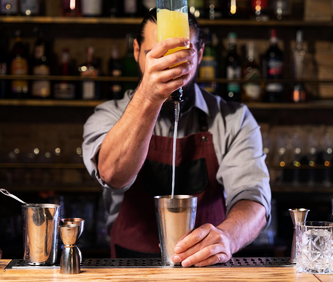 Corso avanzato per Barman. Ottimizzazione del servizio e tecniche di miscelazione moderna